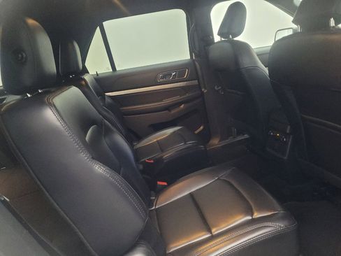 Used 2019 Ford Explorer XLT w/ Equipment Group 202A FWD image 19