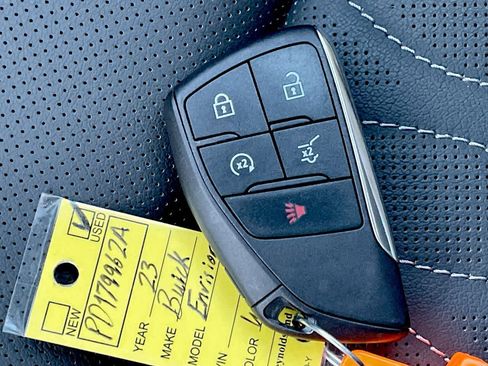 Used 2023 Buick Envision Avenir image 34