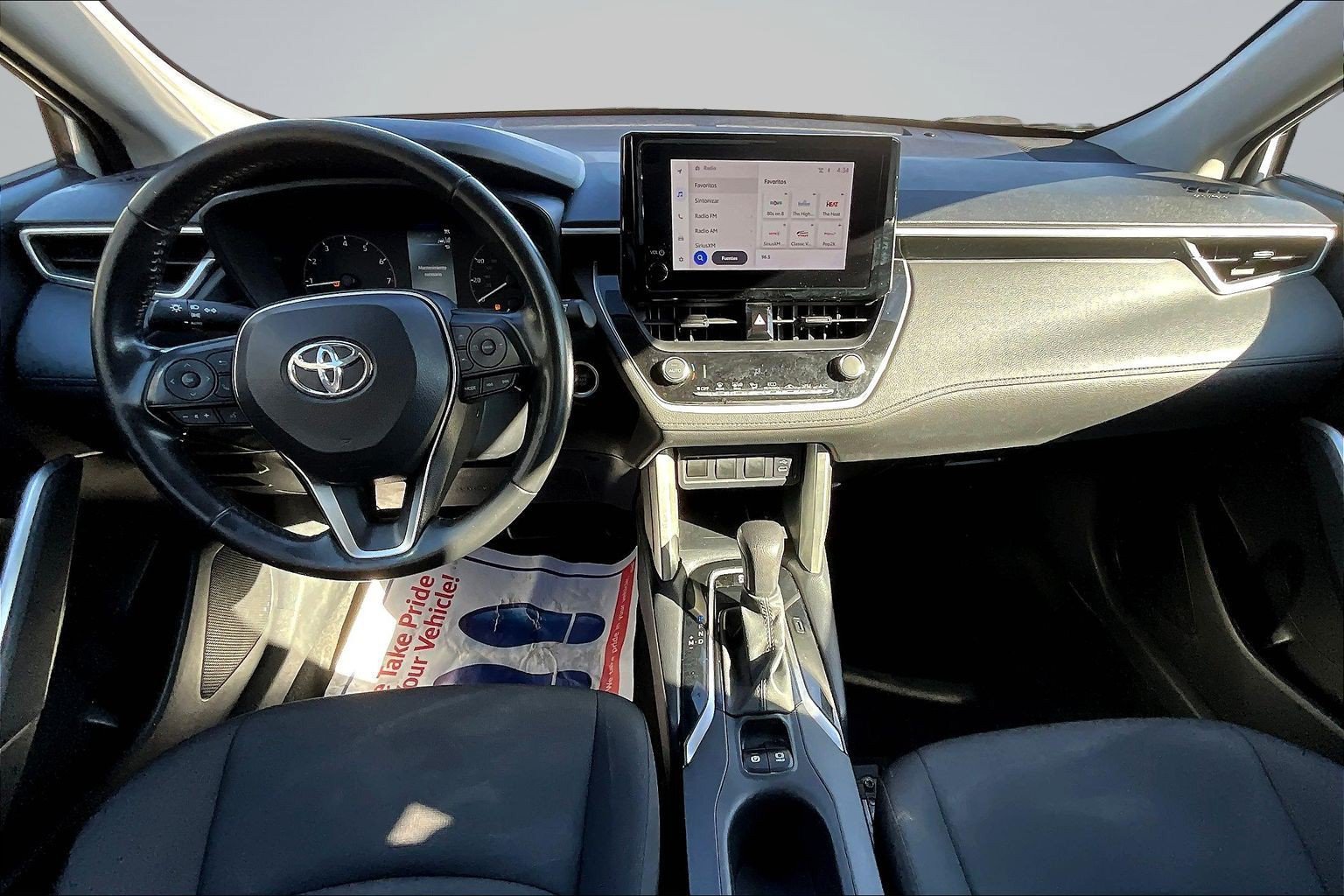 Used 2023 Toyota Corolla Cross LE AWD/4WD image 6