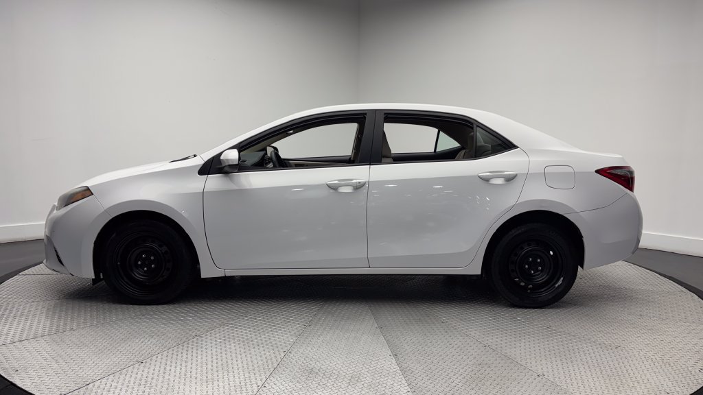 Used 2014 Toyota Corolla LE FWD image 3