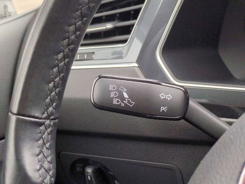 Used 2019 Volkswagen Tiguan SEL image 28