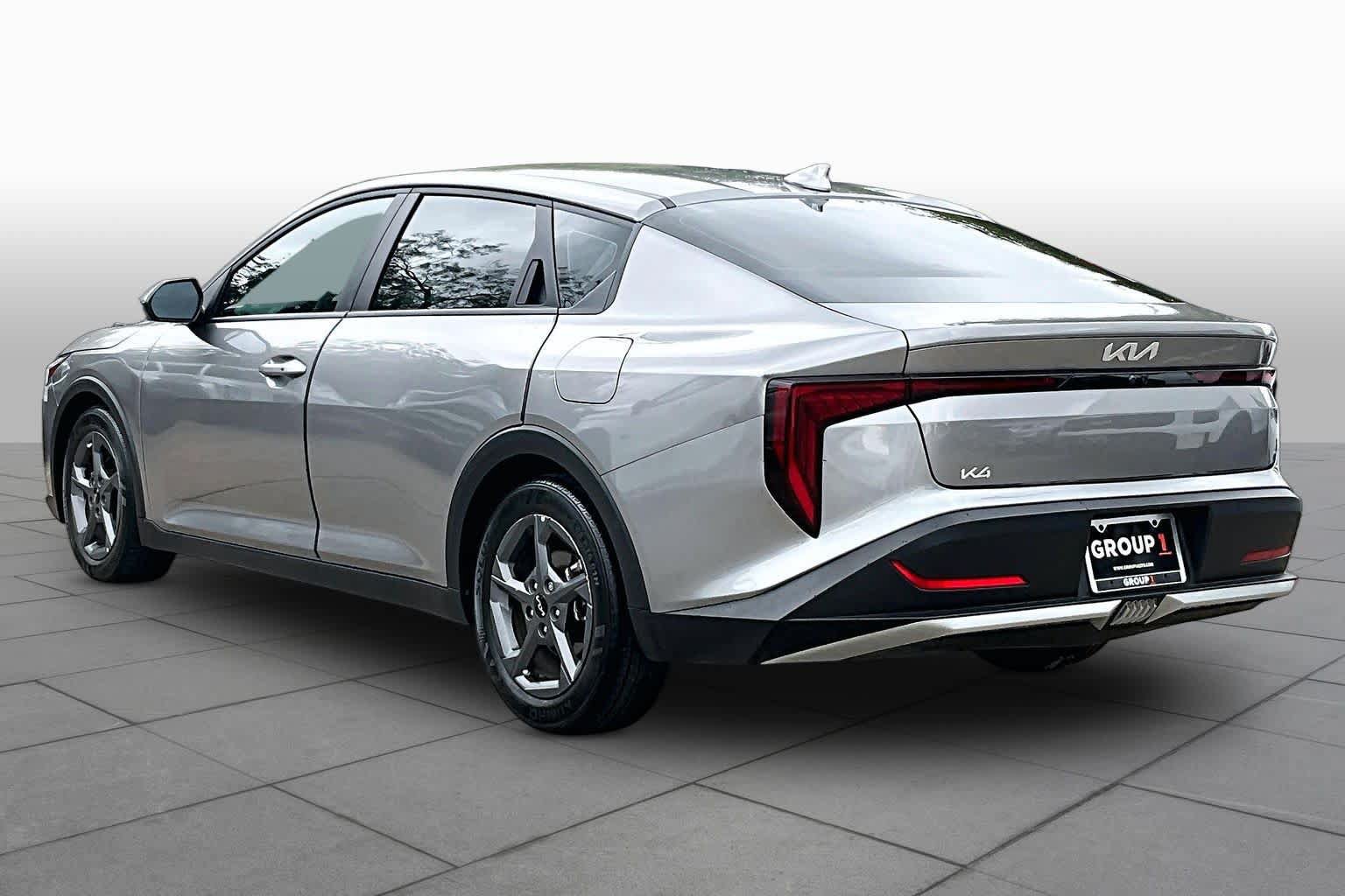Used 2025 Kia K4 FWD image 12