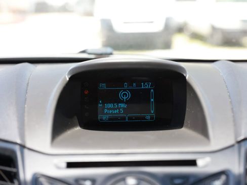 Used 2015 Ford Fiesta SE FWD image 34