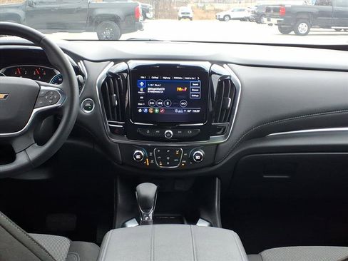Used 2023 Chevrolet Traverse LT image 10
