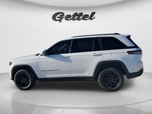 New 2026 Jeep Grand Cherokee Altitude image 5
