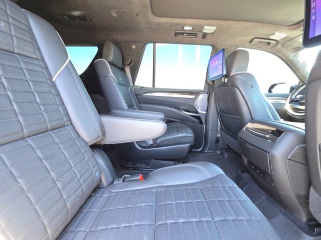 Used 2025 Cadillac Escalade Sport Platinum w/ LPO, Floor Liner Package AWD/4WD image 12