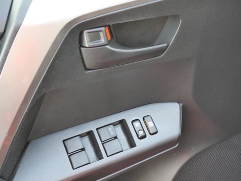 Used 2016 Toyota RAV4 LE image 19