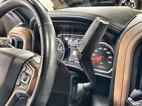 Used 2021 Chevrolet Silverado 1500 High Country w/ Technology Package RWD image 23