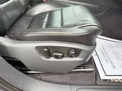 Used 2012 Volkswagen Touareg VR6 image 47