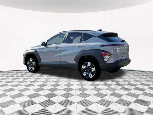 Used 2025 Hyundai Kona SEL image 7