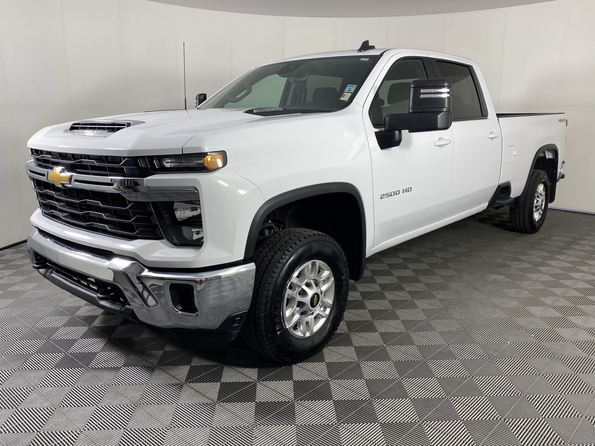 Used 2026 Chevrolet Silverado 2500 LT AWD/4WD image 5