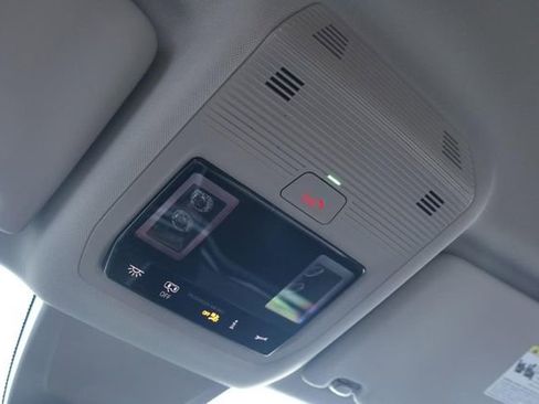 New 2026 Volkswagen Atlas SE image 17