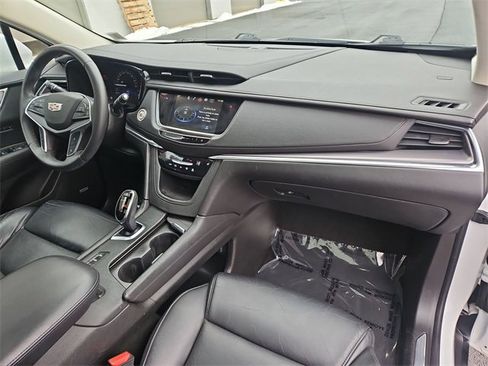 Used 2017 Cadillac XT5 Luxury image 30