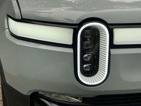 Used 2022 Rivian R1S Launch Edition AWD/4WD image 31