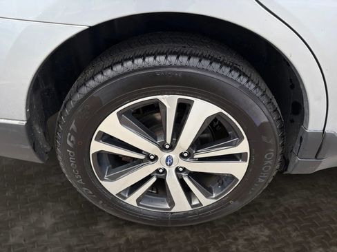Used 2018 Subaru Outback 3.6R Limited AWD/4WD image 40