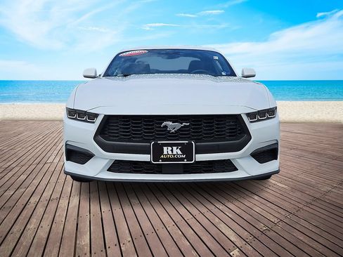 Used 2024 Ford Mustang Coupe RWD image 2