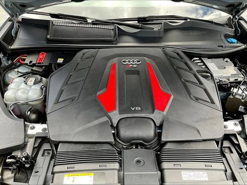 Used 2022 Audi RS Q8 w/ Carbon Optic Package AWD/4WD image 21