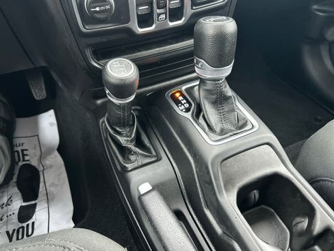 Used 2019 Jeep Wrangler Unlimited Sport S image 26