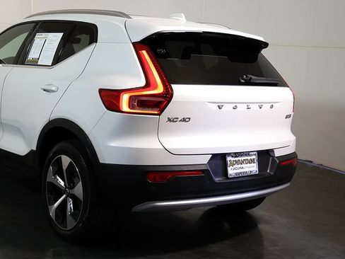 Used 2023 Volvo XC40 B5 Plus w/ Protection Package Premier AWD/4WD image 11
