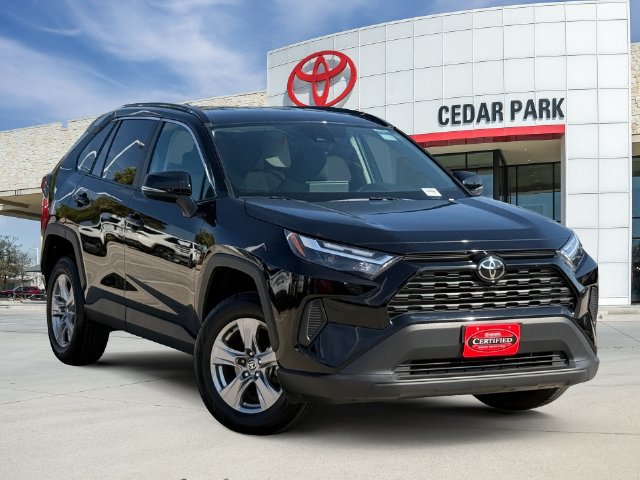 Used 2025 Toyota RAV4 XLE FWD image 1