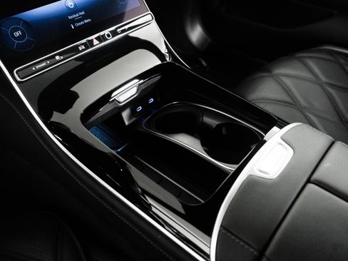 Used 2024 Mercedes-Benz Maybach S 580 4MATIC image 36