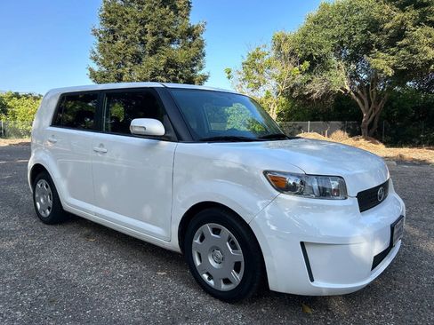 Used 2008 Scion xB FWD image 11