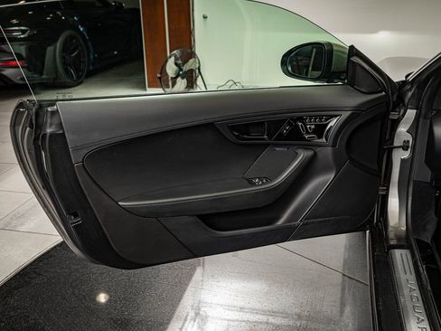 Used 2020 Jaguar F-TYPE Coupe image 27