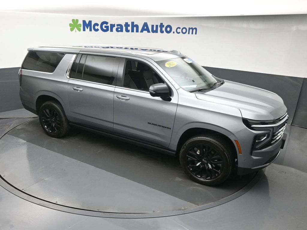 Used 2025 Chevrolet Suburban Premier AWD/4WD image 3