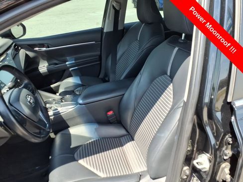 Used 2019 Toyota Camry SE w/ Convenience Package image 18