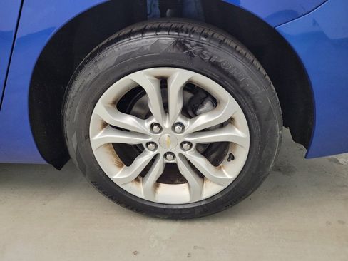 Used 2019 Chevrolet Cruze LT w/ Convenience Package FWD image 31