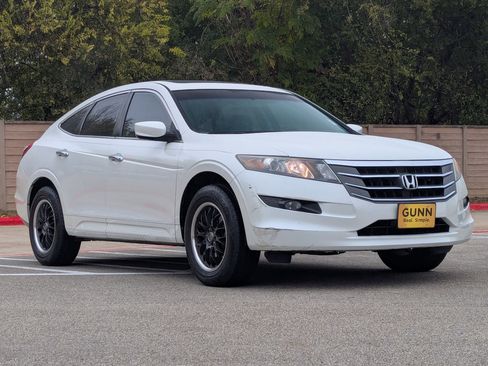Used 2010 Honda Crosstour EX image 2