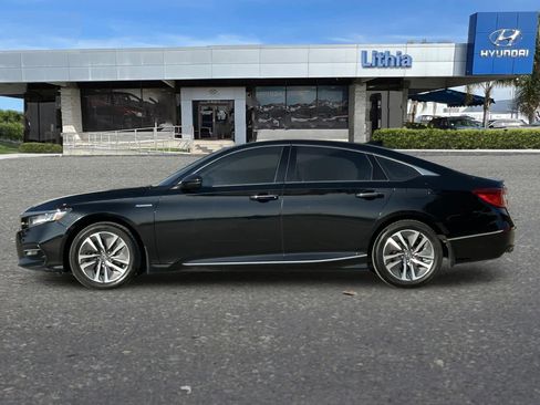 Used 2019 Honda Accord Touring image 6