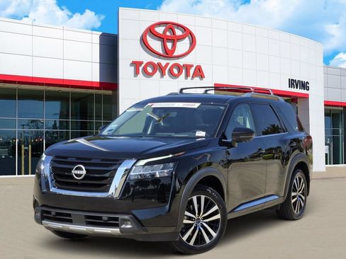 Used 2023 Nissan Pathfinder Platinum w/ Cargo Package AWD/4WD image 1