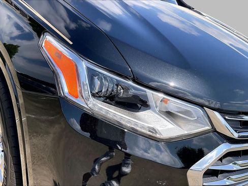 Used 2018 Chevrolet Traverse High Country AWD/4WD image 26