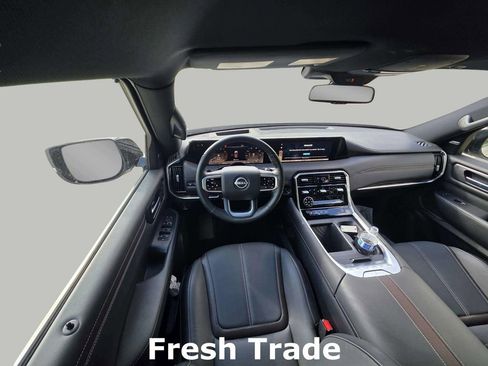 Used 2025 Nissan Armada SL image 13