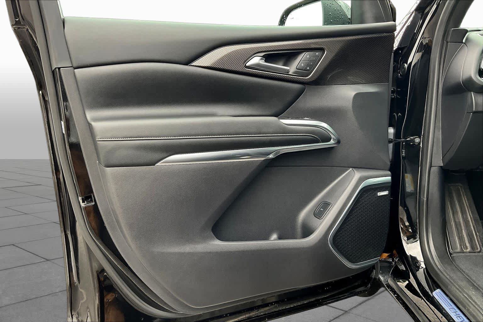 Used 2025 Chevrolet Traverse High Country w/ LPO, Floor Liner Package FWD image 61