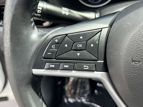 Used 2022 Nissan Sentra SV FWD image 32