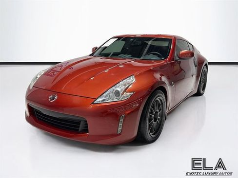 Used 2013 Nissan 370Z Coupe RWD image 4