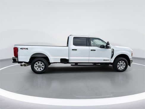 Used 2024 Ford F250 XLT image 3