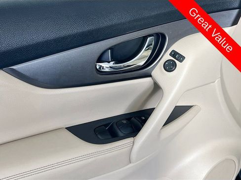 Used 2016 Nissan Rogue SV AWD/4WD image 17