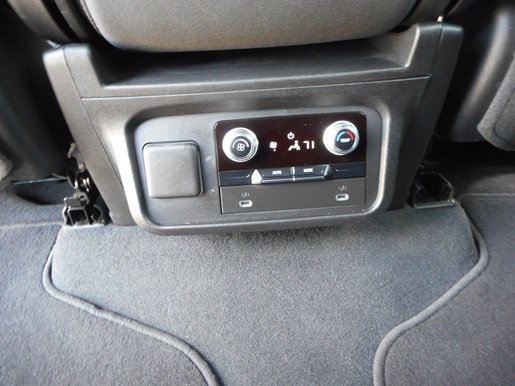 Used 2022 GMC Yukon SLE AWD/4WD image 11