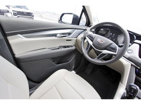 New 2026 Cadillac XT5 Premium Luxury w/ Driver Assist Package FWD image 8