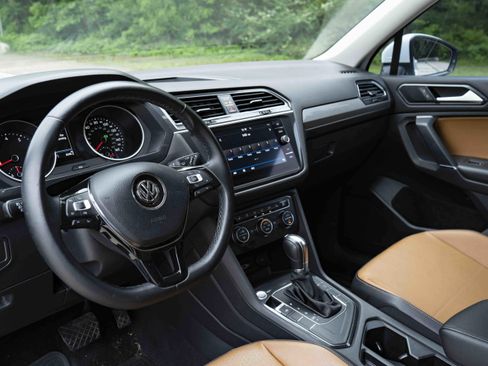Used 2018 Volkswagen Tiguan SE image 15
