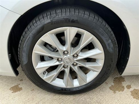 Used 2014 Lexus ES 300h w/ Luxury Package w/Bamboo Trim FWD image 22