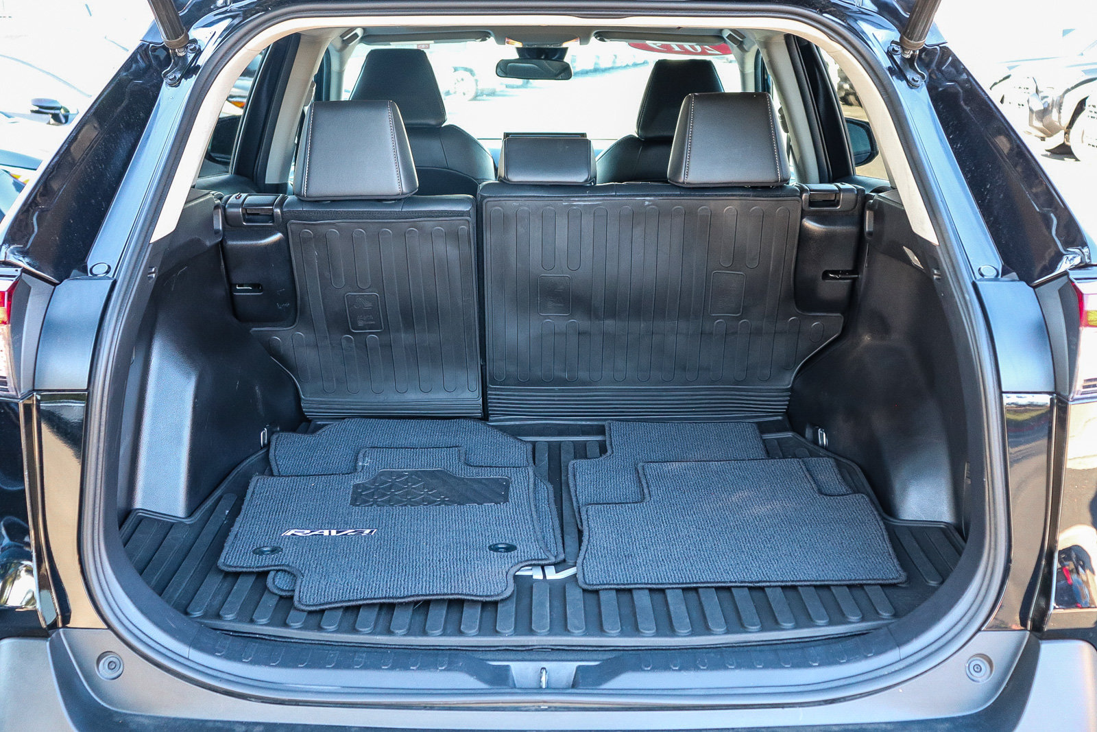 Certified 2019 Toyota RAV4 XLE Premium w/ Carpet Mat Package FWD image 26