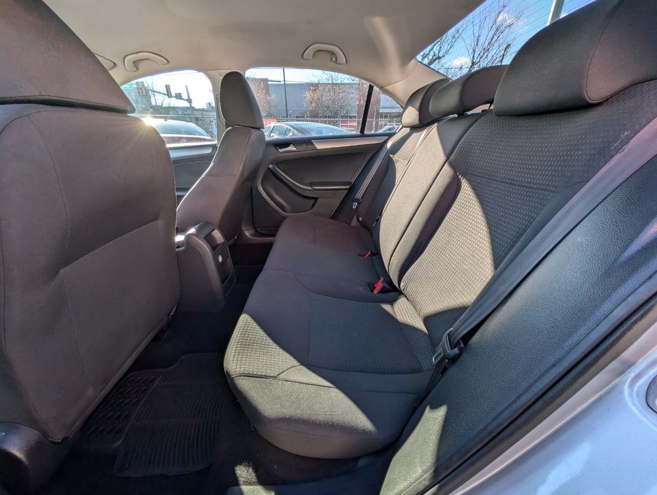 Used 2015 Volkswagen Jetta SE FWD image 17