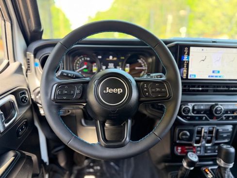 Used 2024 Jeep Wrangler Unlimited Rubicon 4xe AWD/4WD image 44