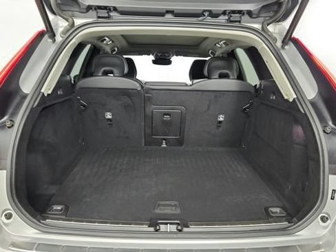 Certified 2023 Volvo XC60 B5 Plus w/ Protection Package Premier FWD image 39