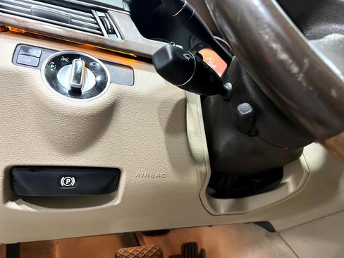 Used 2011 Mercedes-Benz E 350 4MATIC Wagon image 38