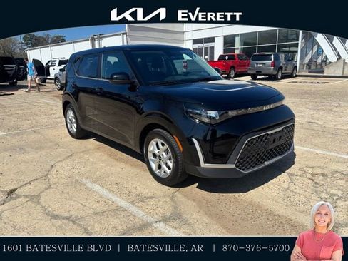 Used 2023 Kia Soul LX w/ LX Technology Package FWD image 1